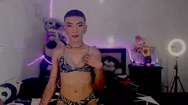 Snapshot of KimberlyXtreme chatting on 10, 9, 2025 KimberlyXtreme online show from 10, 9, 2025