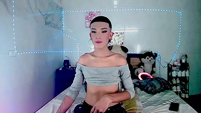 Snapshot of KimberlyXtreme chatting on 10, 10, 2025 KimberlyXtreme online show from 10, 10, 2025