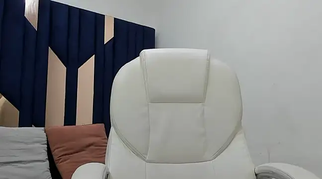 Snapshot of Oriana69_ chatting on 11, 3, 2025 Oriana69  online show from 11, 3, 2025