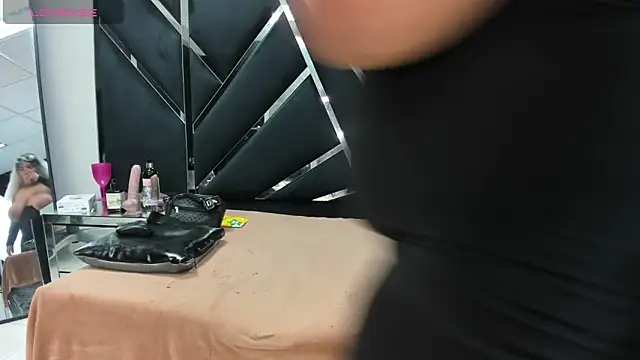 Snapshot of Oriana69_ chatting on 8, 9, 2025 Oriana69  online show from 8, 9, 2025