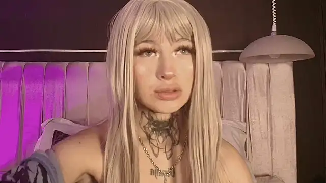 Zhally Dee online show from 3, 11, 2025