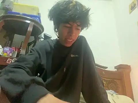 Snapshot of kirito_kun chatting on 18, 3, 2026 kirito kun online show from 18, 3, 2026