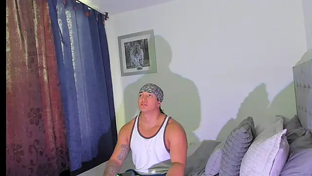 boys blackandwhite online show from 30, 11, 2025