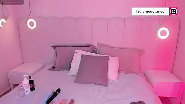 riri candy online show from 9, 11, 2025