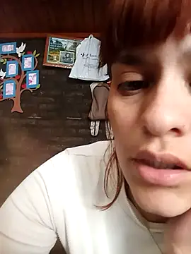 Snapshot of Putitaa34 chatting on 31, 10, 2025 Putitaa34 online show from 31, 10, 2025