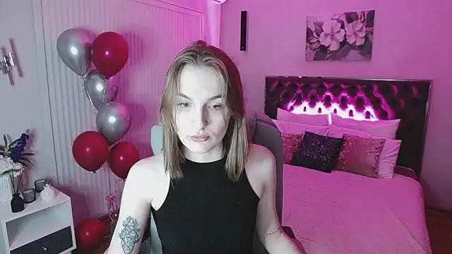  Vikky Moon  online show from 8, 3, 2025
