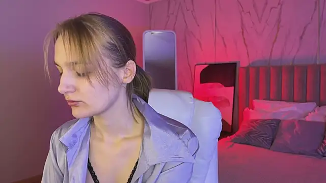  Vikky Moon  online show from 8, 10, 2025