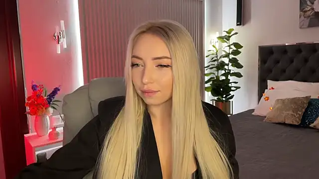 Snapshot of OhMyEmma chatting on 16, 10, 2025 OhMyEmma online show from 16, 10, 2025