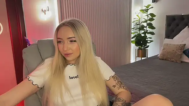 Snapshot of OhMyEmma chatting on 26, 11, 2025 OhMyEmma online show from 26, 11, 2025