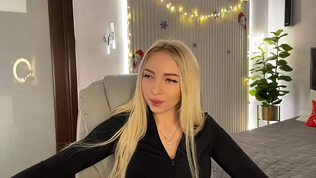 Snapshot of OhMyEmma chatting on 19, 12, 2025 OhMyEmma online show from 19, 12, 2025