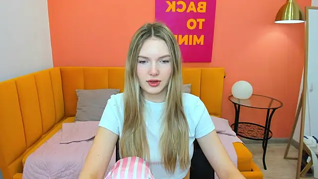 EvelineAmore online show from 10, 5, 2026
