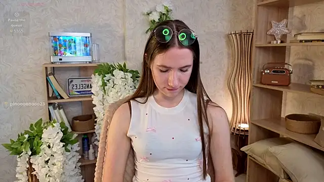 Kira mindnes online show from 18, 9, 2025