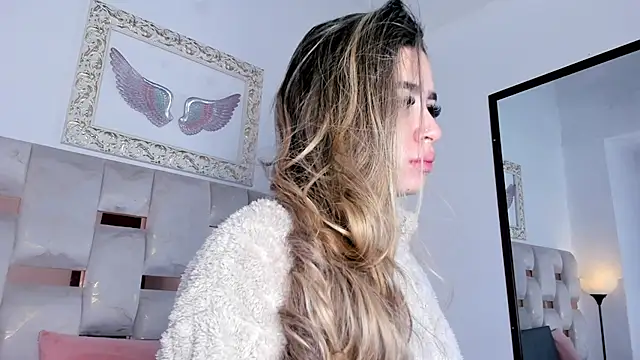 Lola Blondie online show from 24, 11, 2025