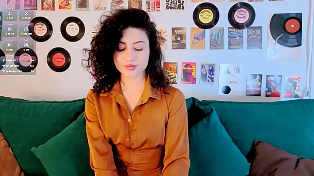 Maya Rogerss online show from 21, 7, 2026