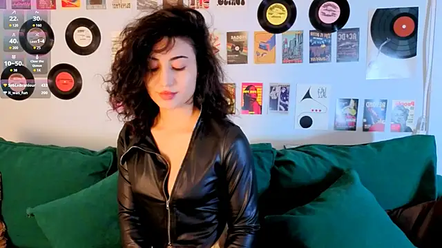 Maya Rogerss online show from 28, 7, 2026