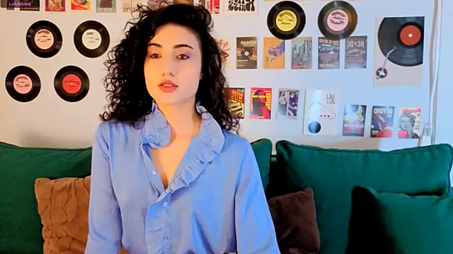 Maya Rogerss online show from 6, 8, 2026