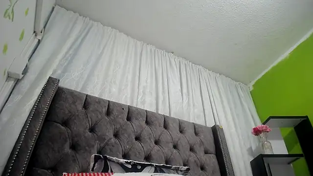 Snapshot of ANA-BULLOCK- chatting on 11, 9, 2025 ANA-BULLOCK- online show from 11, 9, 2025
