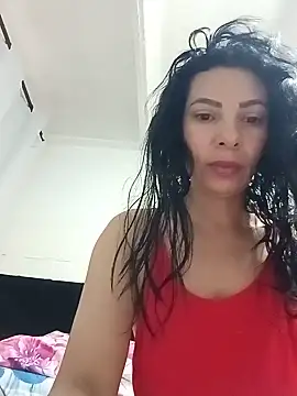 Snapshot of DaphneRosses chatting on 17, 6, 2026 DaphneRosses online show from 17, 6, 2026