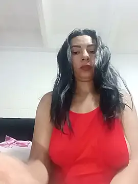 Snapshot of DaphneRosses chatting on 16, 7, 2026 DaphneRosses online show from 16, 7, 2026