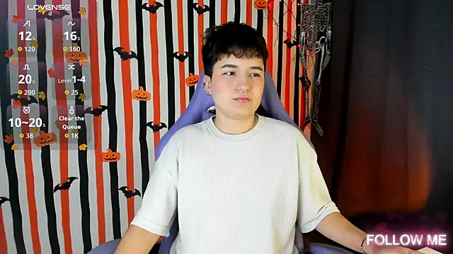 Snapshot of emma_cute7 chatting on 21, 10, 2025 emma cute7 online show from 21, 10, 2025