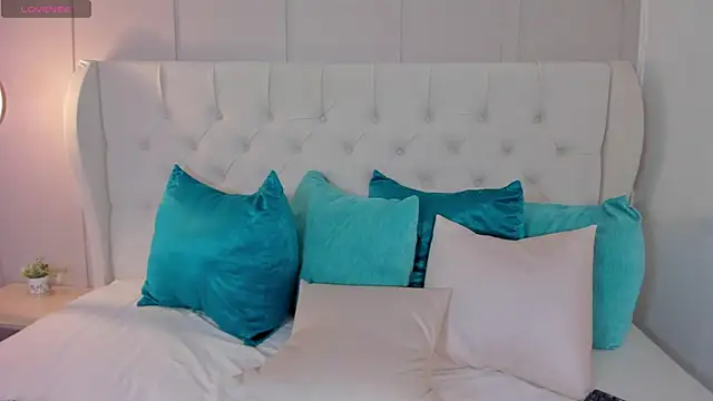 megan jonesss online show from 20, 10, 2025