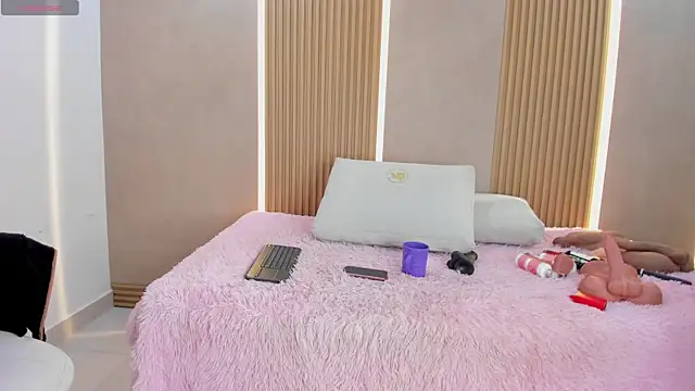 stephany summer online show from 1, 5, 2026