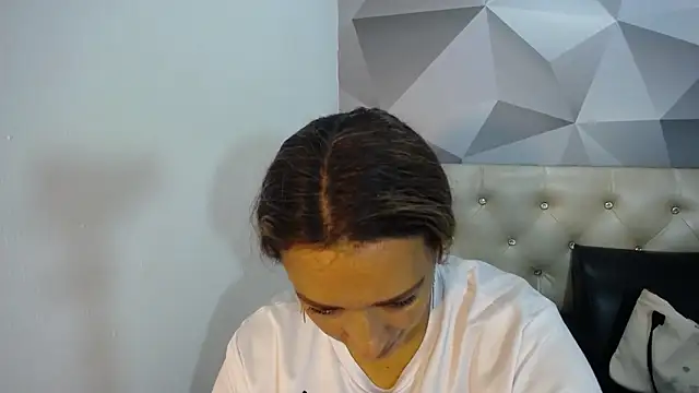 Milf-Prettyboobs online show from 23, 11, 2025