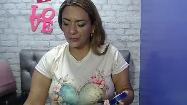 Milf-Prettyboobs online show from 21, 7, 2026