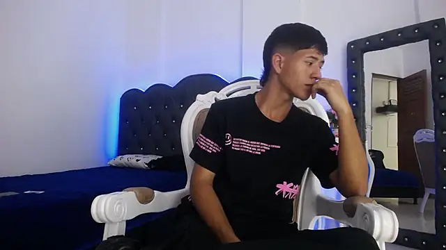 dareck 18 online show from 10, 3, 2025