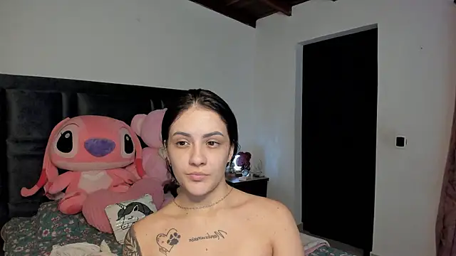 Snapshot of Paulet_Johnson chatting on 4, 3, 2026 Paulet Johnson online show from 4, 3, 2026