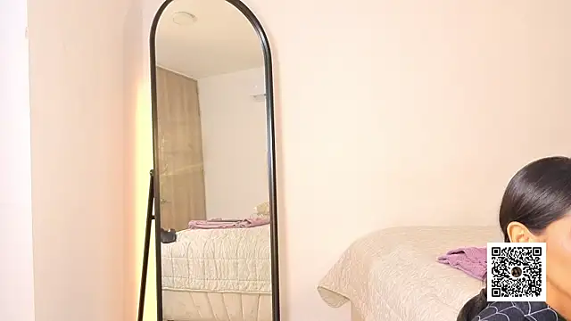 sweetlittlevenus online show from 5, 10, 2025