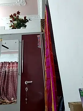 Hotty-Nidhi online show from 6, 11, 2025