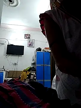 Hotty-Nidhi online show from 13, 3, 2026