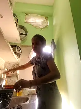 Snapshot of Hotty-Nidhi chatting on 6, 4, 2026 Hotty-Nidhi online show from 6, 4, 2026