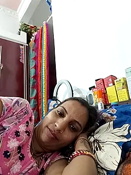 Snapshot of Hotty-Nidhi chatting on 7, 4, 2026 Hotty-Nidhi online show from 7, 4, 2026