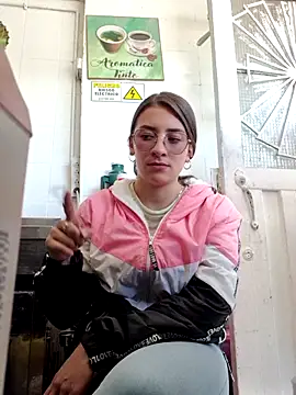 Snapshot of HOLY_DOLL chatting on 11, 9, 2025 HOLY DOLL online show from 11, 9, 2025