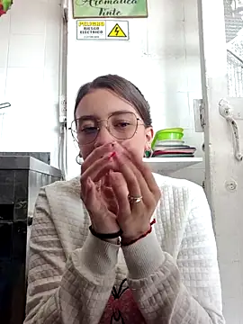 Snapshot of HOLY_DOLL chatting on 3, 10, 2025 HOLY DOLL online show from 3, 10, 2025