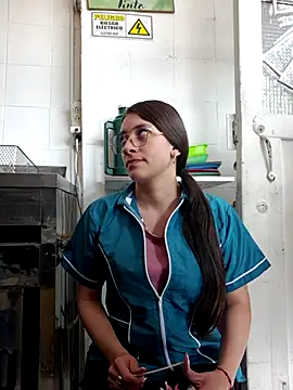 Snapshot of HOLY_DOLL chatting on 18, 10, 2025 HOLY DOLL online show from 18, 10, 2025