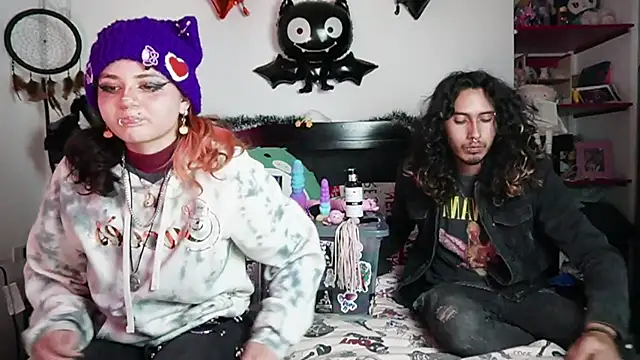 Snapshot of Devil_And_Princess chatting on 7, 1, 2026 Devil And Princess online show from 7, 1, 2026