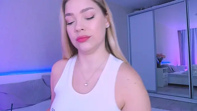 Snapshot of DIANAxxxDIAMOND chatting on 10, 10, 2025 DIANAxxxDIAMOND online show from 10, 10, 2025