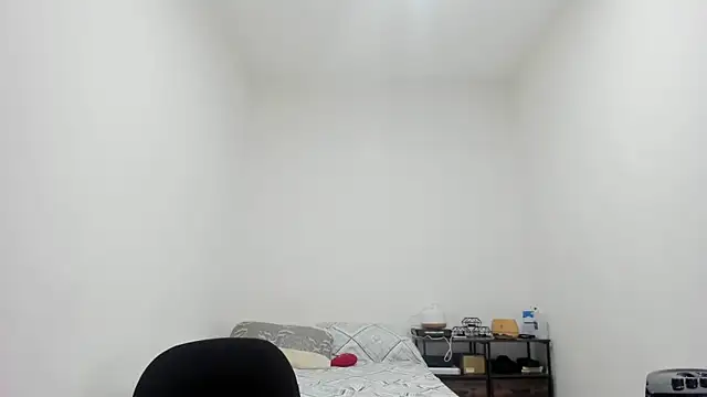 Snapshot of megan_milf79 chatting on 12, 10, 2025 megan milf79 online show from 12, 10, 2025