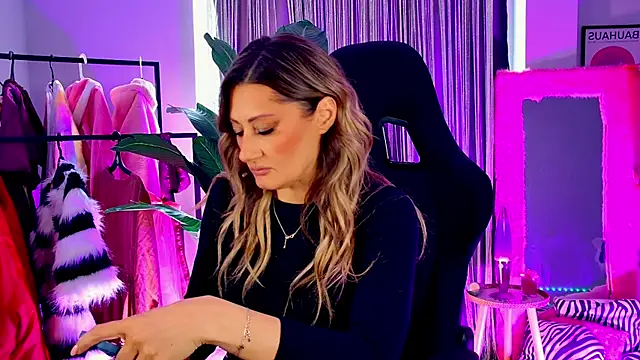SarahAlluring online show from 29, 4, 2026