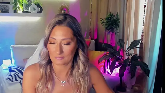 SarahAlluring online show from 27, 6, 2026