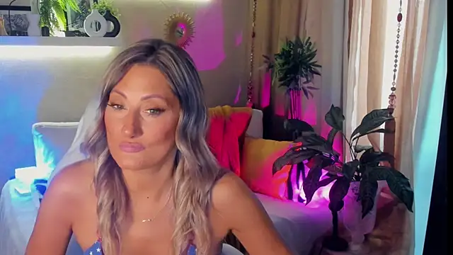 SarahAlluring online show from 3, 7, 2026