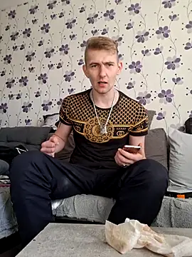 Snapshot of ThePython666 chatting on 29, 10, 2025 ThePython666 online show from 29, 10, 2025