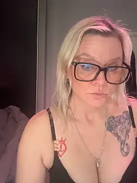 Curvy-Cleo online show from 13, 2, 2026