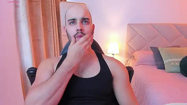 Snapshot of Chris_Alzate chatting on 12, 9, 2025 Chris Alzate online show from 12, 9, 2025