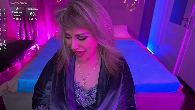 Snapshot of CandyLadyyy chatting on 4, 6, 2026 CandyLadyyy online show from 4, 6, 2026