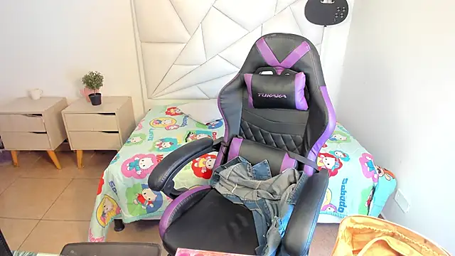 Tania Duque online show from 7, 3, 2026