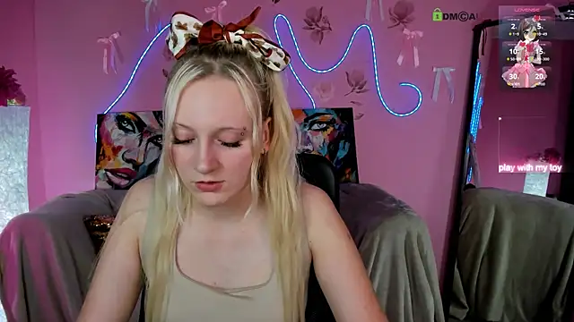 Snapshot of madam_uliis chatting on 7, 5, 2026 madam uliis online show from 7, 5, 2026